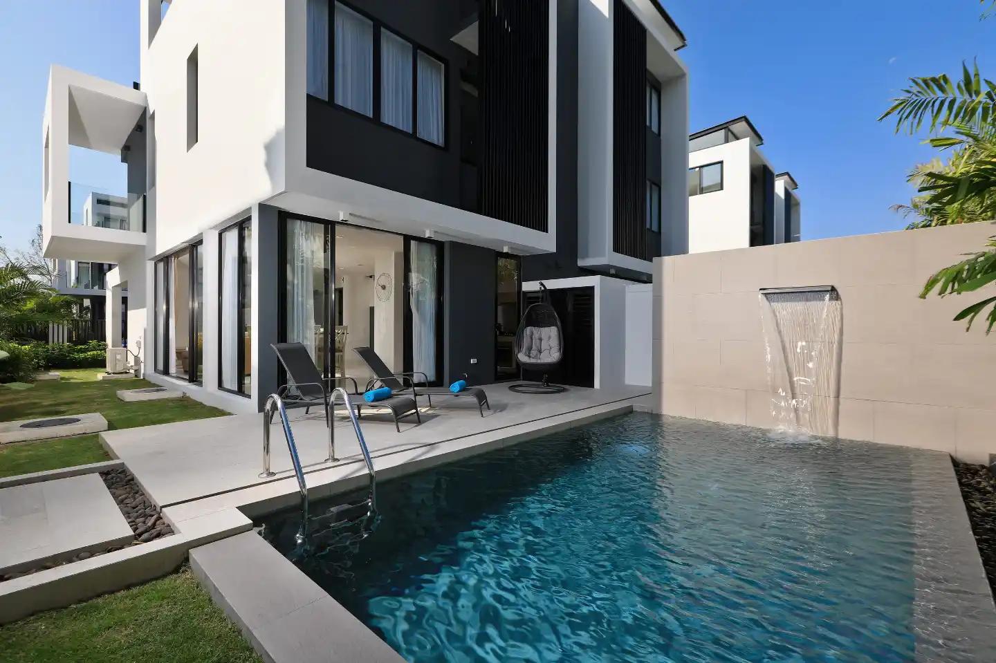 3 Bedroom Townhome With Pool In Laguna Park For Sale By A Private Owner