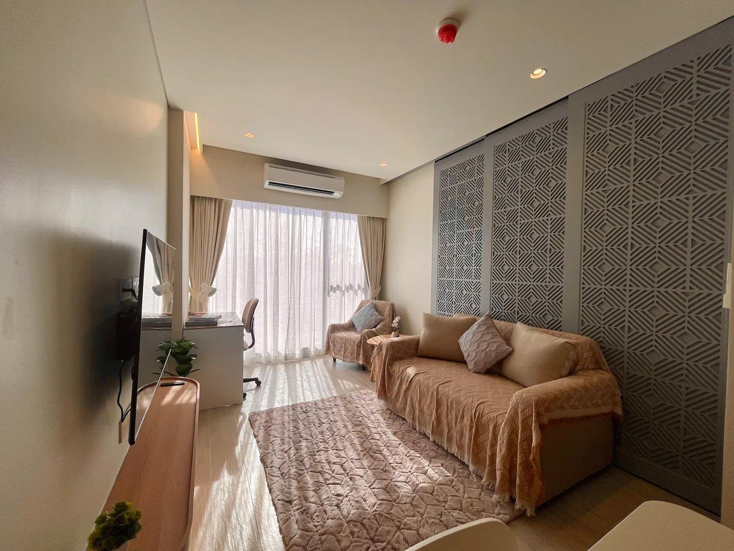 Luxury One Bedroom Laguna Lakeside Residences Condo for Sale from Owner - Photo 2