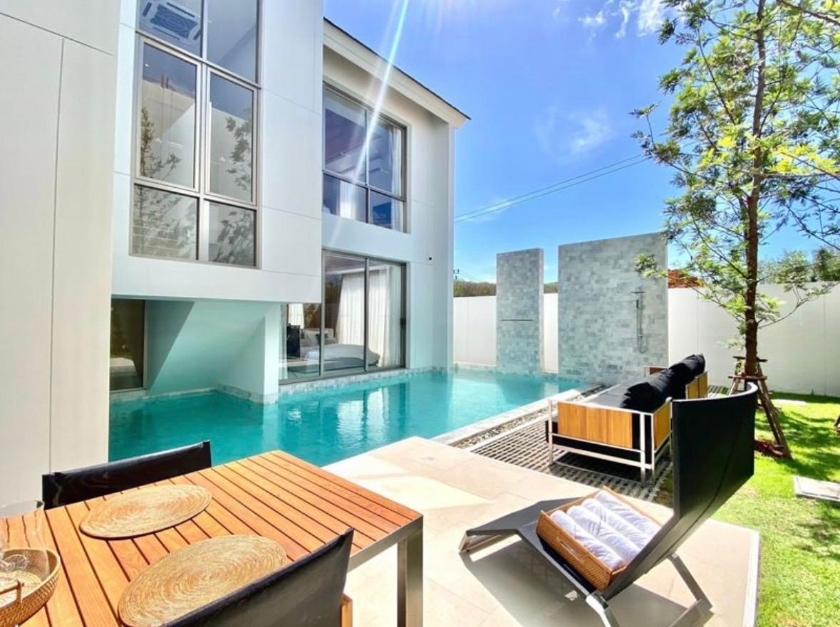 Wallaya LuxPride Villa for Sale from Private Owner on Pasak 8, Cherngtalay, Phuket