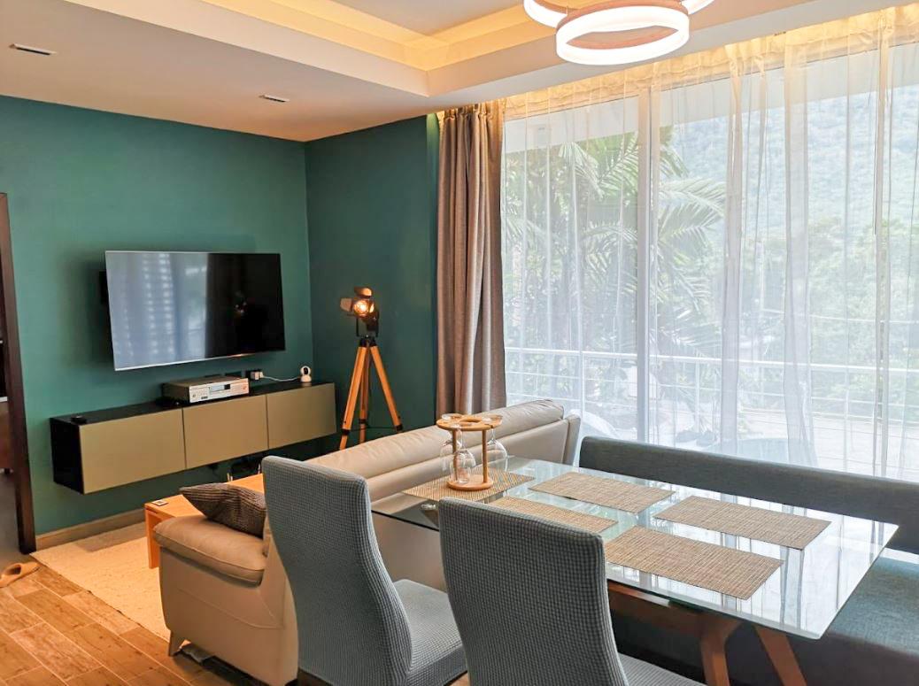 Foreign Freehold 2-Bed Condo for Sale from Private Owner at the Trees Residence Kamala