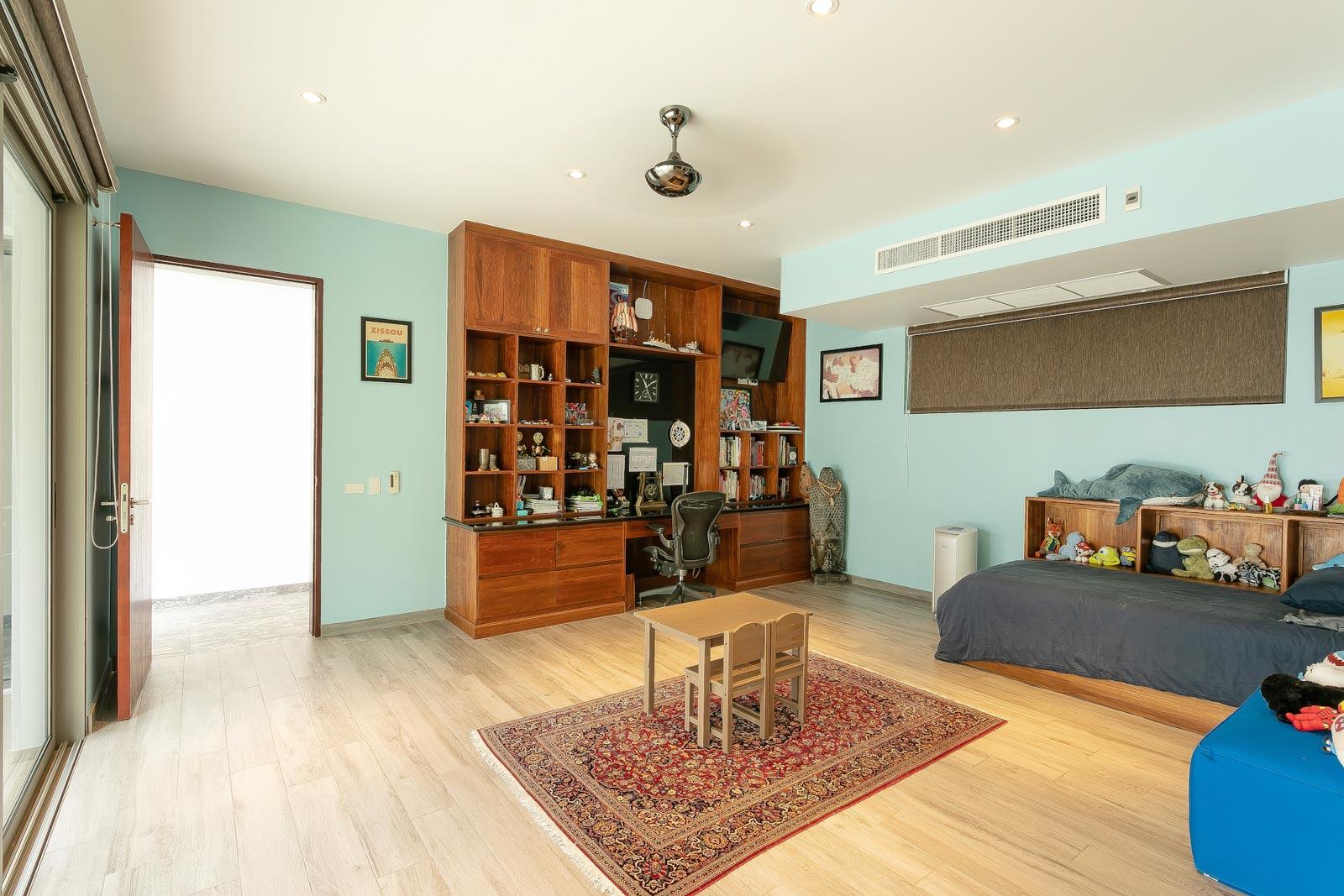 Luxury 4-Bedroom Villa in Layan Hills Estate - Buy Property with Bitcoin in Phuket - Photo 3
