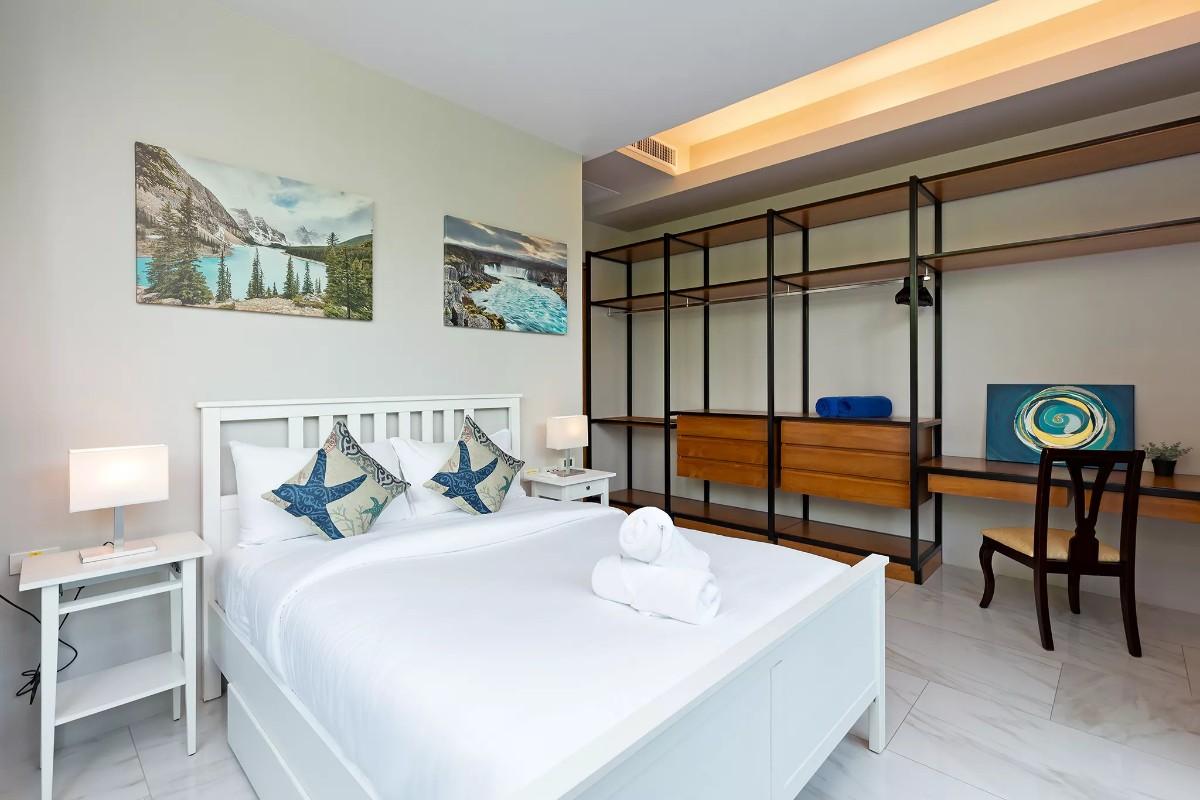 Luxury 7-Bedroom Villa on Largest Plot in Baan Bua - 500m from Naiharn Beach - Photo 3