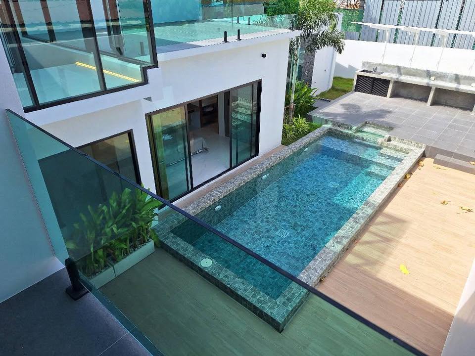 Ready-to-move-in Private Pool Rawai Villa for Sale - 5 Minutes from Beach