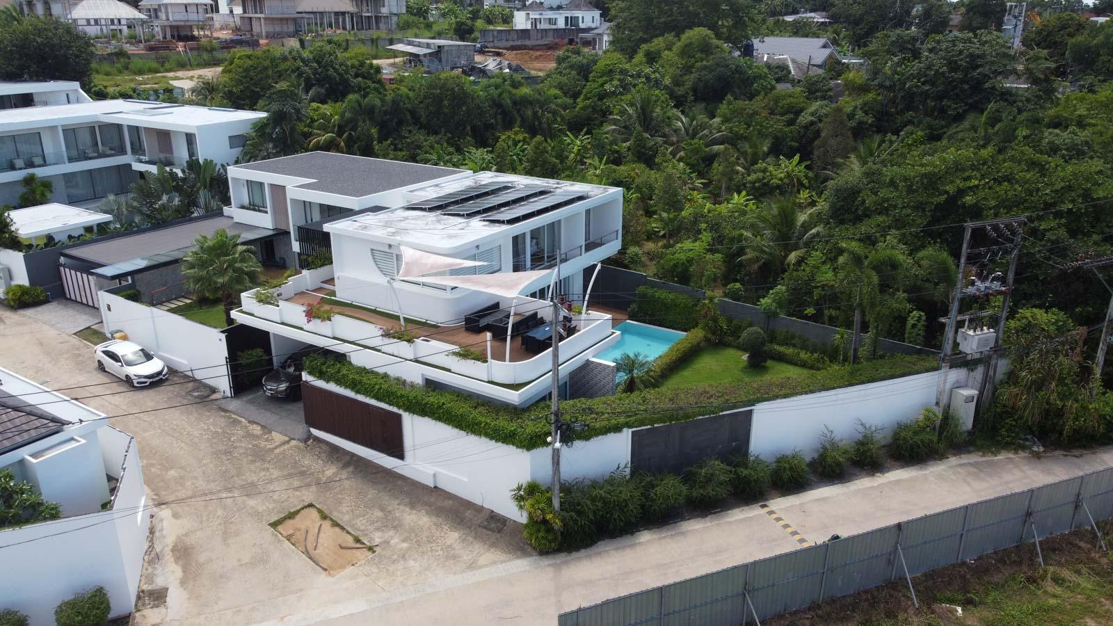4-Bedroom Pool Villa with Games Room, Gym & Solar Power - The Lux Villa A1