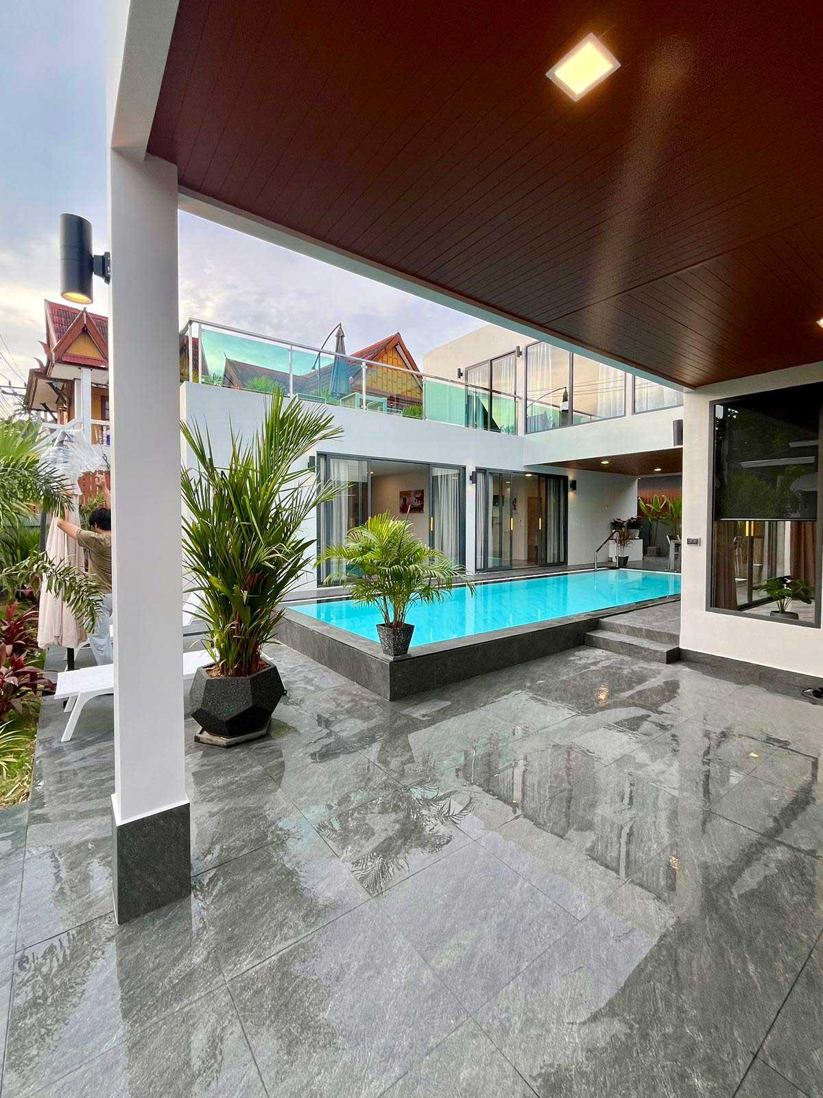 Modern 4-Bedroom Pool Villa for Sale on Soi King Pattana 4 Rawai Phuket