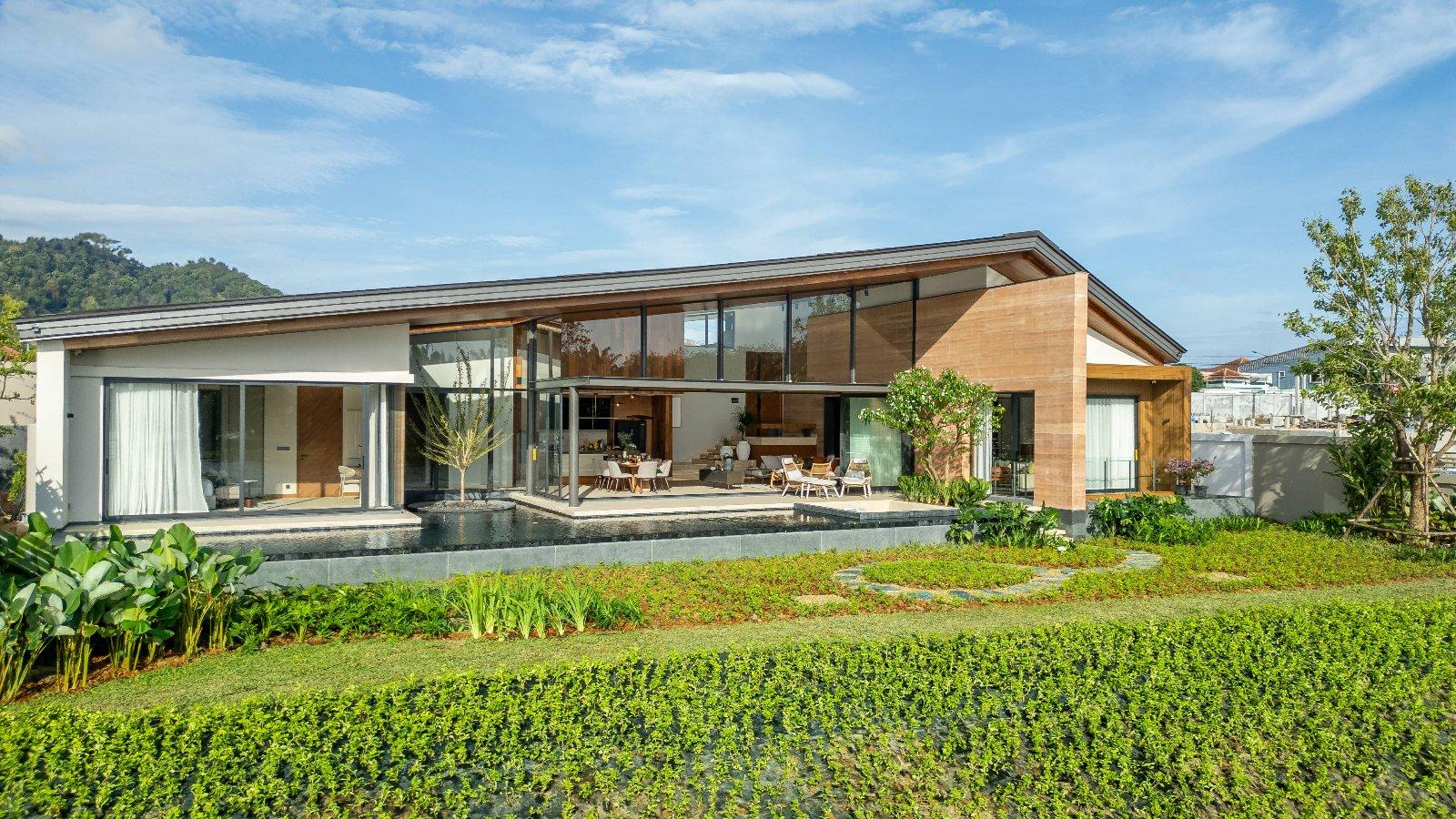 Interior view of Lakefront 4-Bedroom Pool Villa for Sale in Serrana Villas, Ban Manik, Phuket