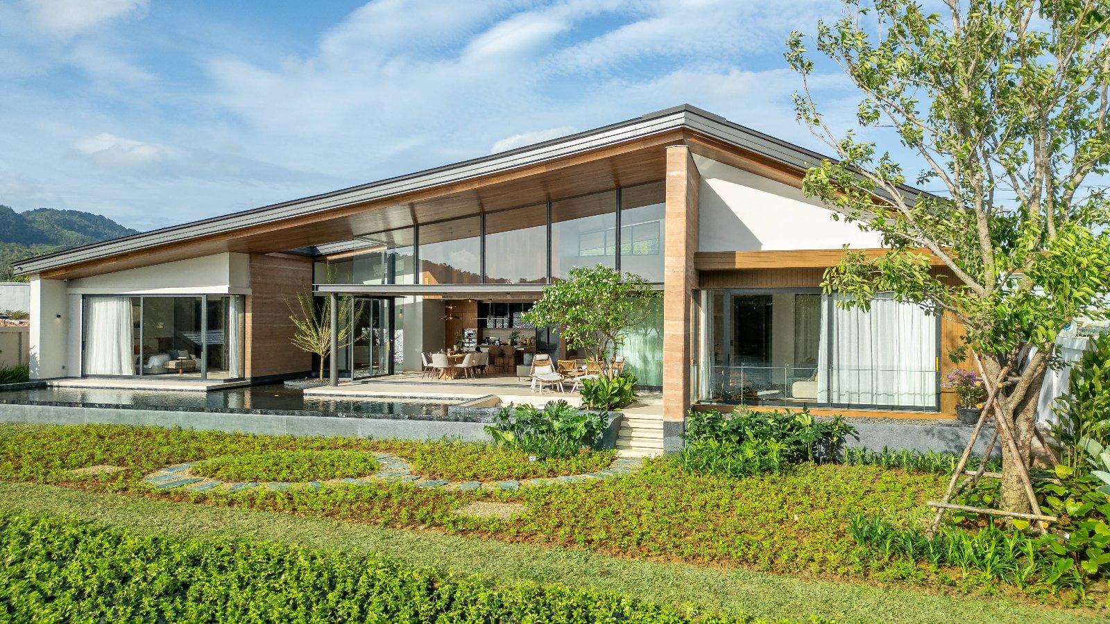 Interior view of Lakefront 4-Bedroom Pool Villa for Sale in Serrana Villas, Ban Manik, Phuket