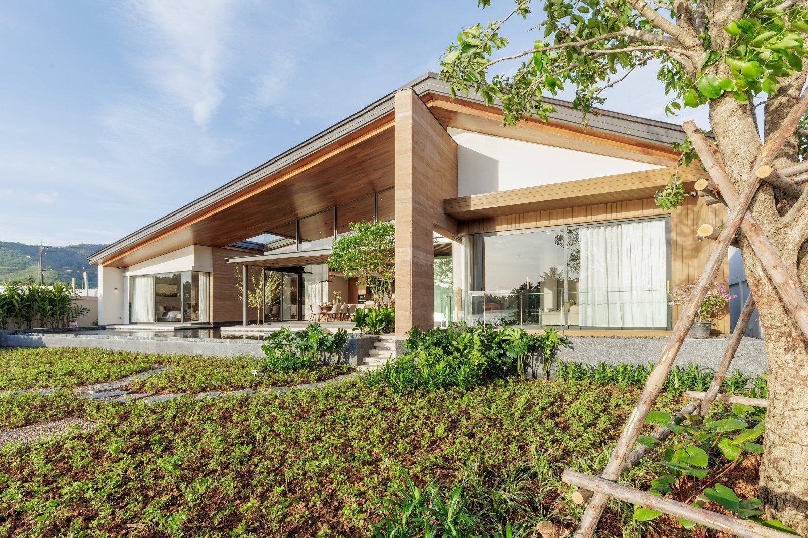 Interior view of Lakefront 4-Bedroom Pool Villa for Sale in Serrana Villas, Ban Manik, Phuket