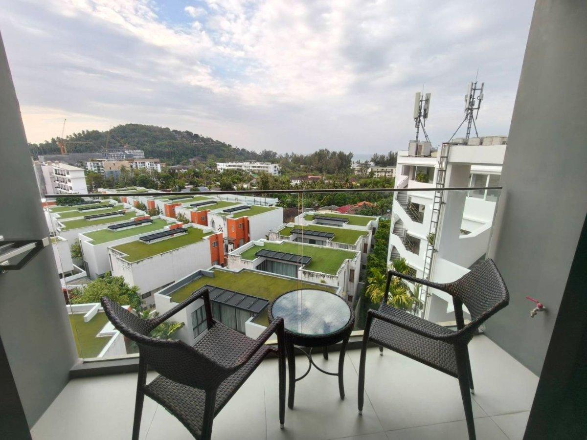 Interior view of Foreign Freehold 2-Bedroom Sea View Condo for Sale in Panora Mida Grande Surin