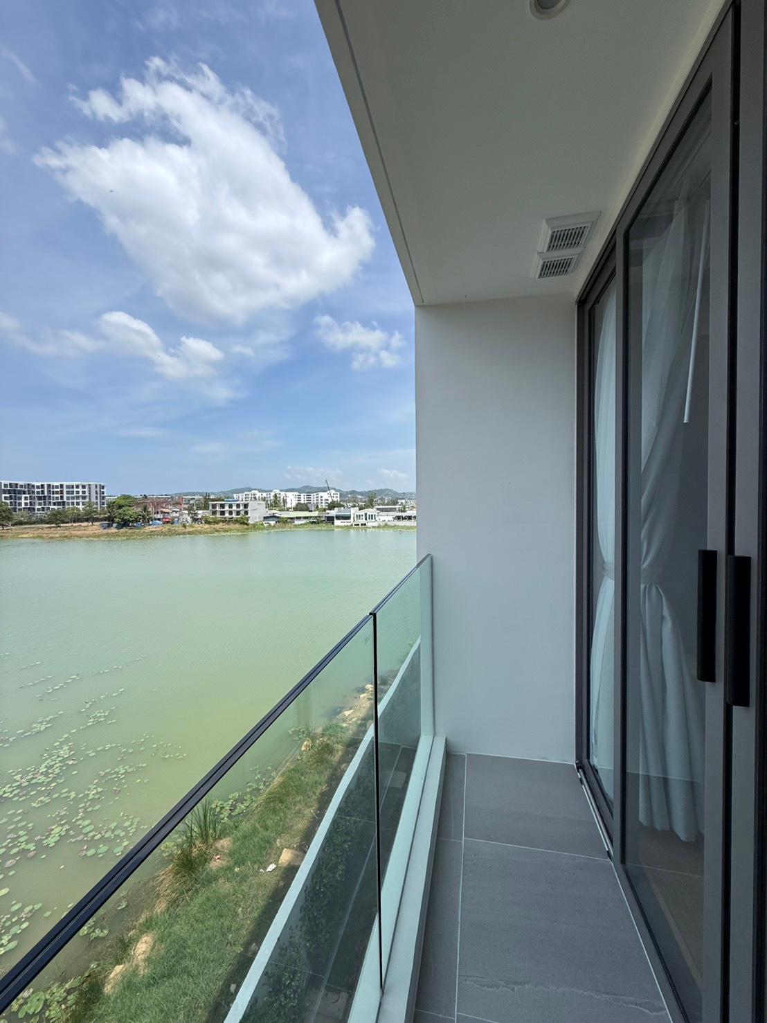 Interior view of 2-Bedroom Lake View Luxury Condo for Sale in THE AQUA by Boat Pattana, Bangtao