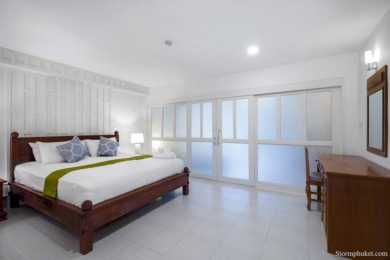 Interior view of Foreign Freehold 2-Bedroom Condo for Sale in The Sands Naiharn Beach