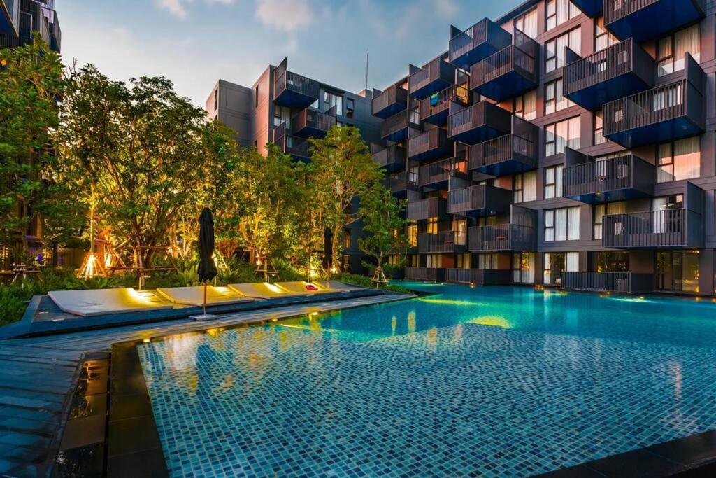 Interior view of 1 Bedroom Foreign Freehold Resale Condo at Deck Patong