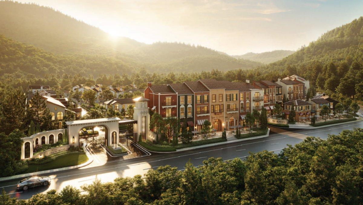 Interior view of 4 Bedroom Lavera Type Villas for Sale at Casa de Monte, Phuket