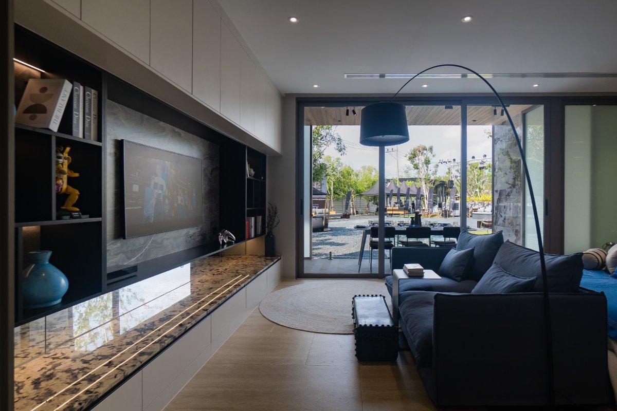 Interior view of 2 Bedroom Apartment for Sale at The Liberty Condominium by Wallaya