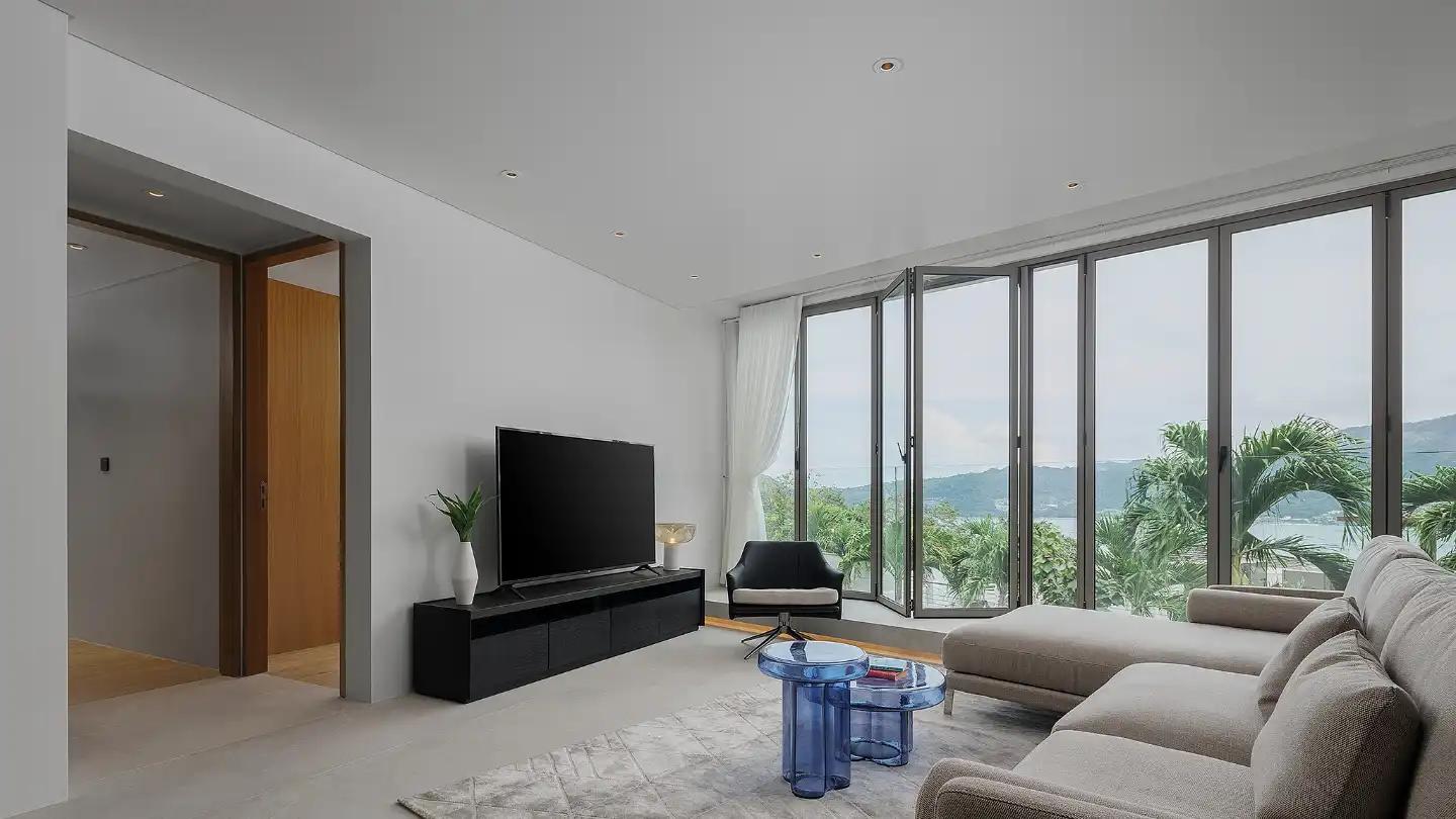 Interior view of Bluepoint Condo - 2 Bedroom Pool Access