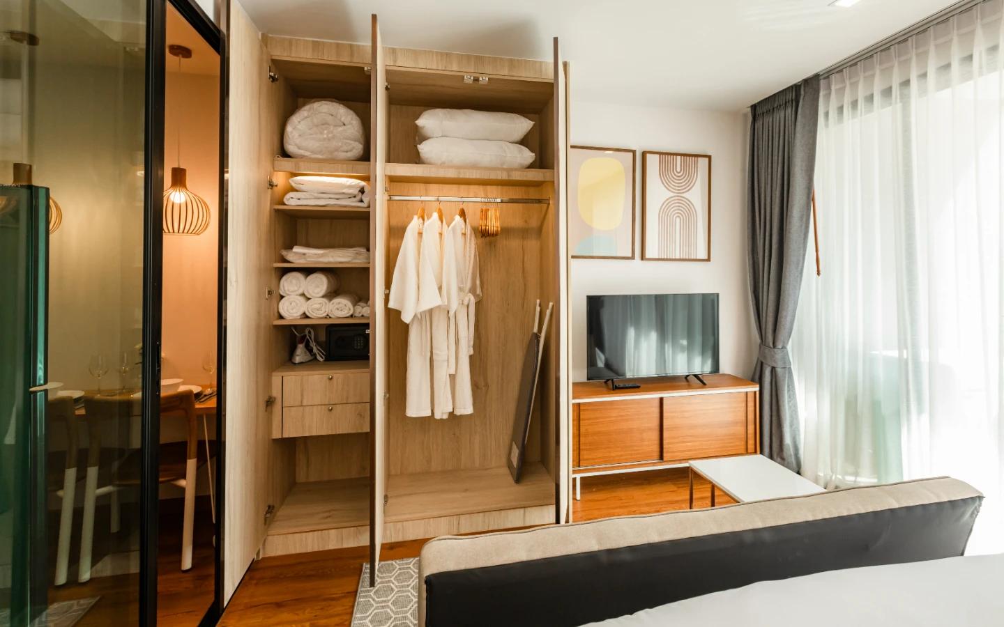 Interior view of Deluxe 1 Bedroom Apartment for Sale at Proud Condominium