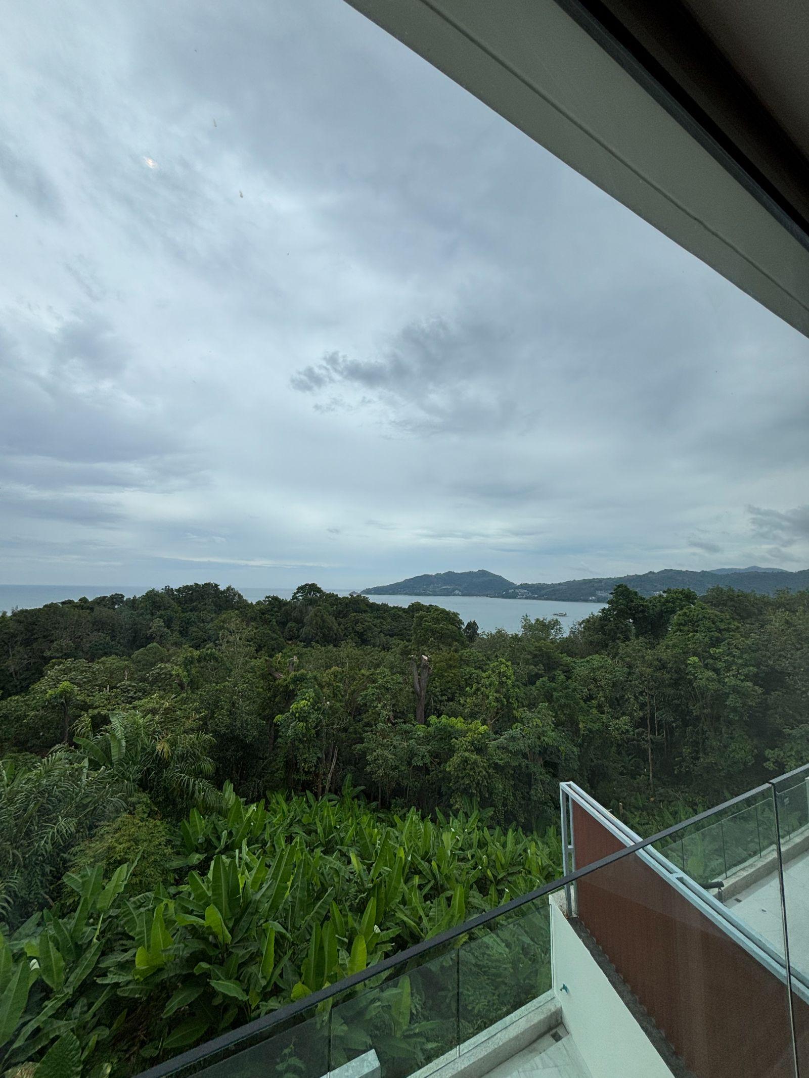 Interior view of 2 Bedroom Sea View Apartment for Sale at Bluepoint Condo, Patong - Unit 103