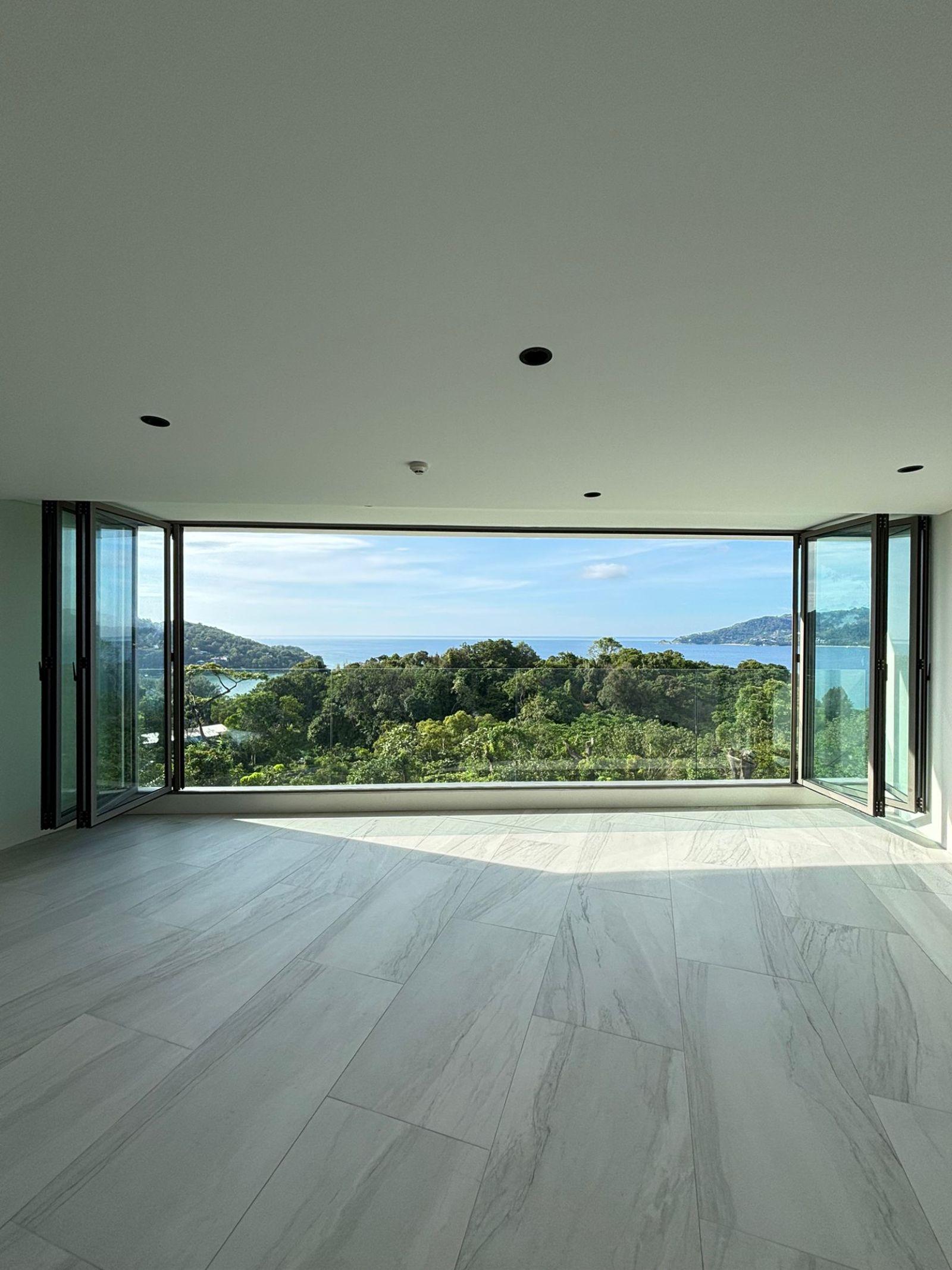 Interior view of 3 Bedroom Sea View Penthouse for Sale at Bluepoint Condo, Patong