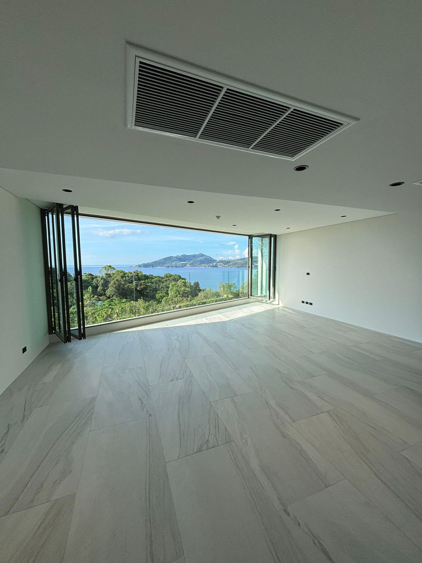 Interior view of 3 Bedroom Sea View Penthouse for Sale at Bluepoint Condo, Patong