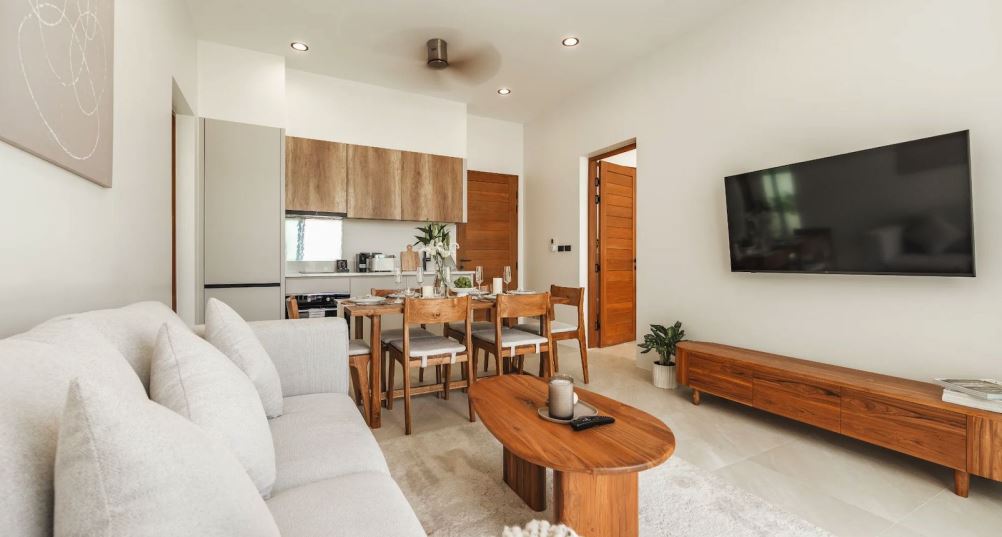 Move-in Ready 3-Bedroom Private Pool Resale Villa in Sunrise Palms - Photo 3