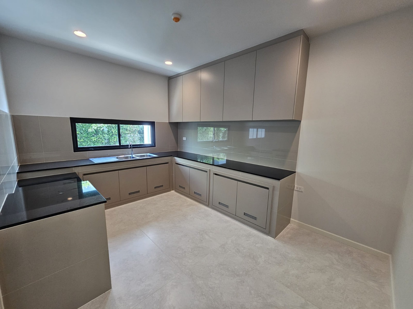 Setthasiri Koh Kaew Phuket 4 Bed Villa for Sale – Corner Plot, Solar Panels - Photo 6
