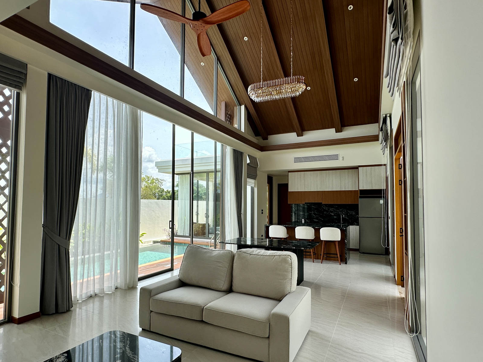 3-Bedroom Ozone Resale Villa - Ready to move & 1-Year Financing Plan - Photo 5