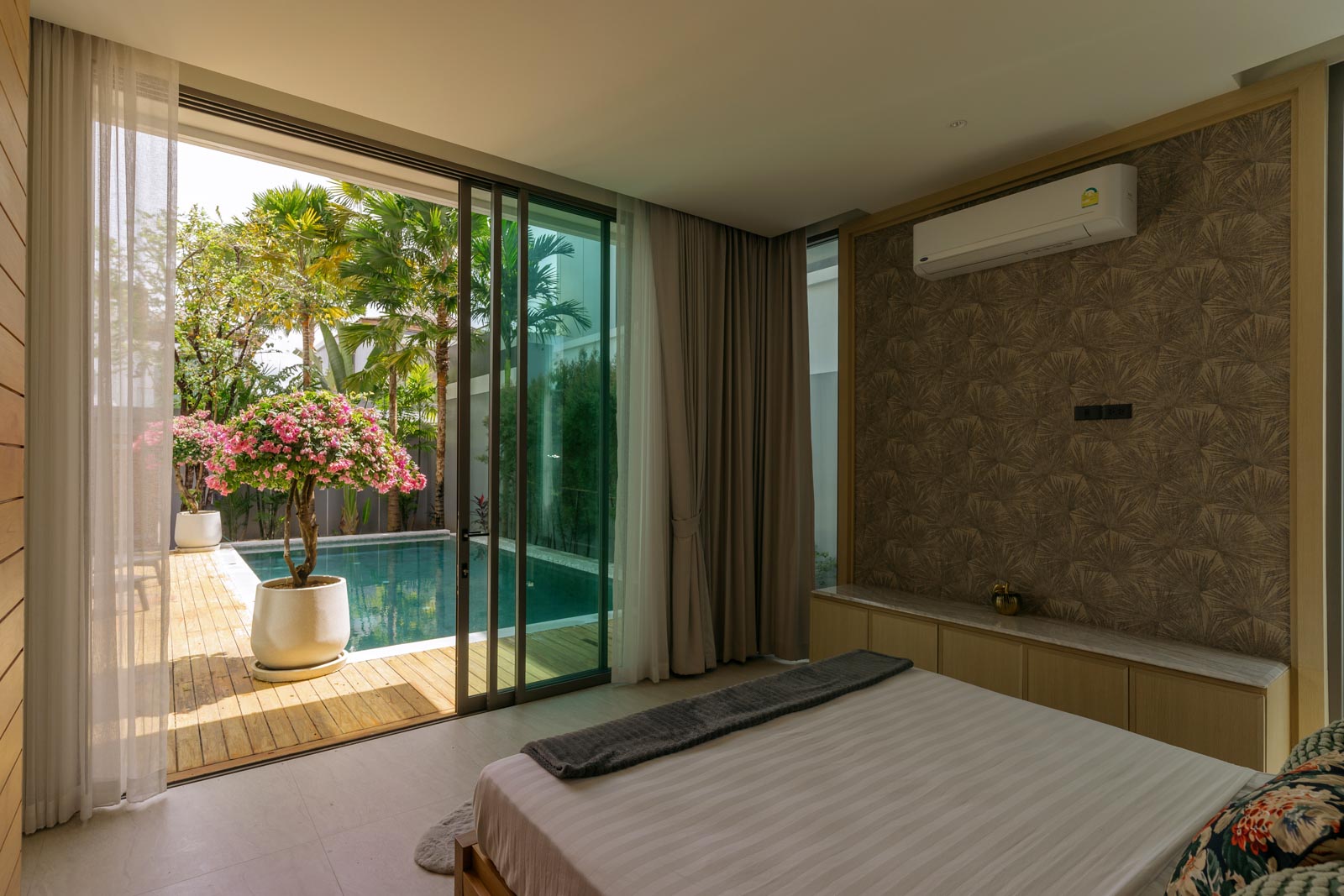The Teak 3-Bedroom Resale Villa - Ready to move & 1-Year Financing Plan - Photo 8