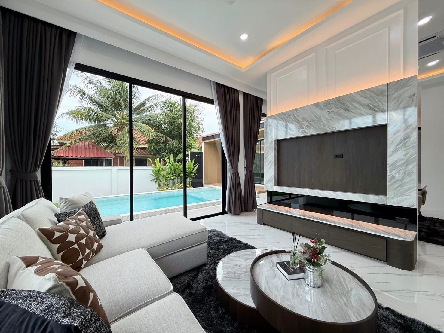 Ready to Move In Private Pool Kathu Villa for Sale - Near BIS - Photo 8