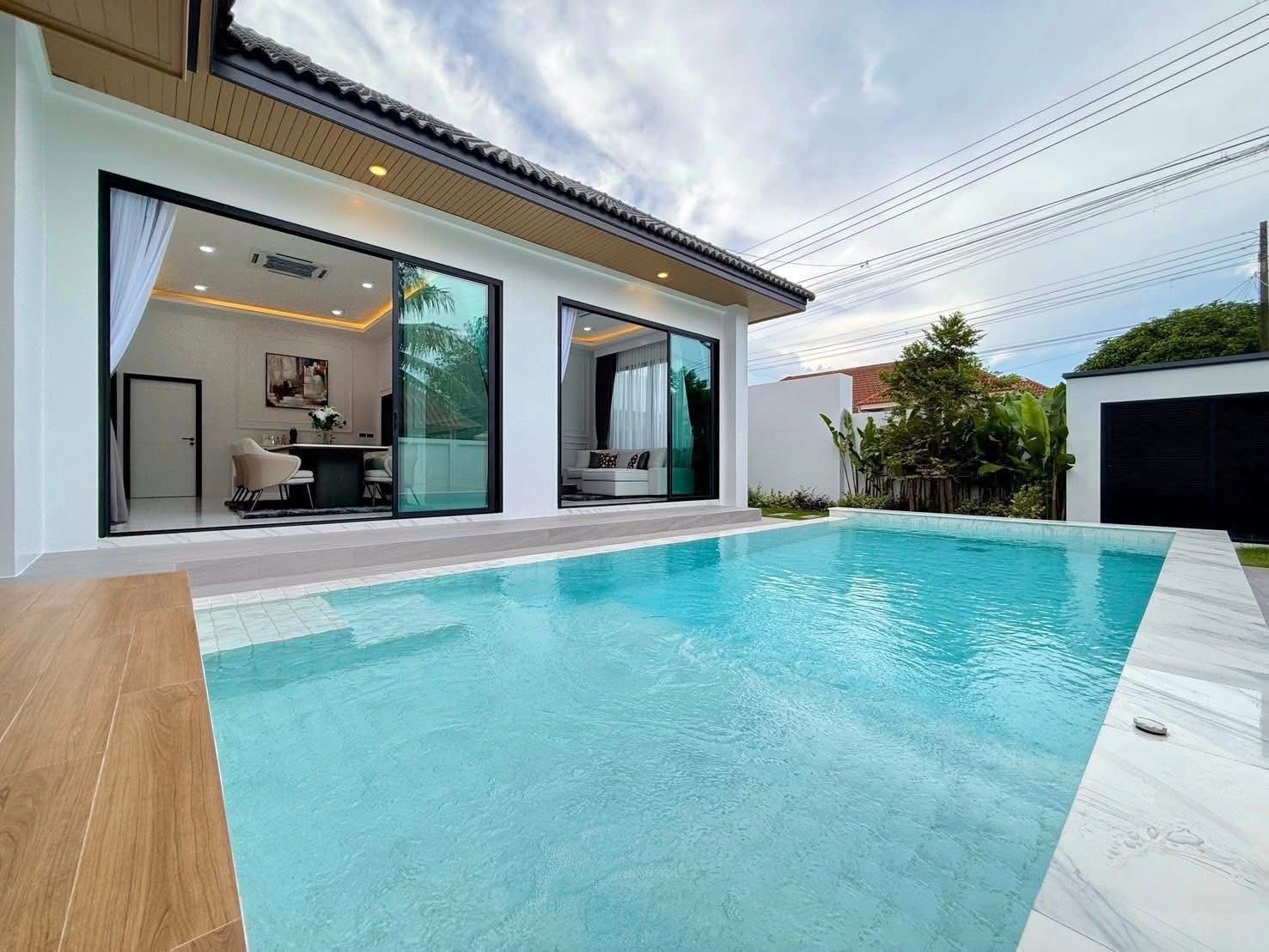 Ready to Move In Private Pool Kathu Villa for Sale - Near BIS - Photo 2