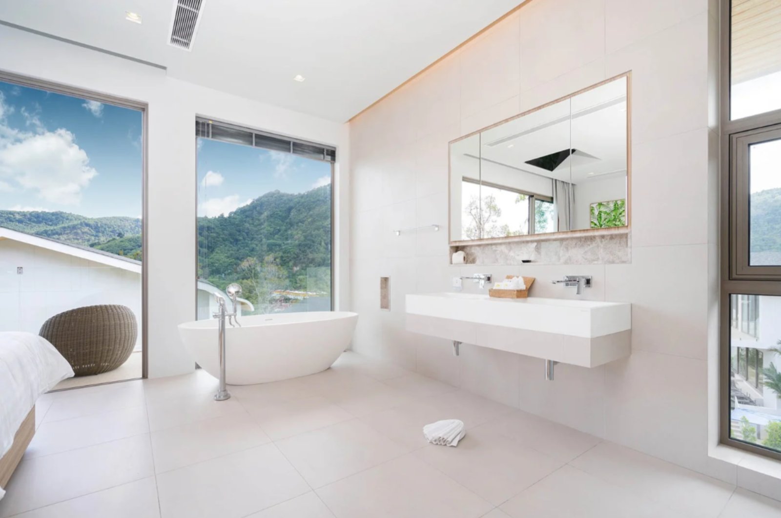 3 Bedroom Resale Himmapana Villa Available in Kamala - Photo 7