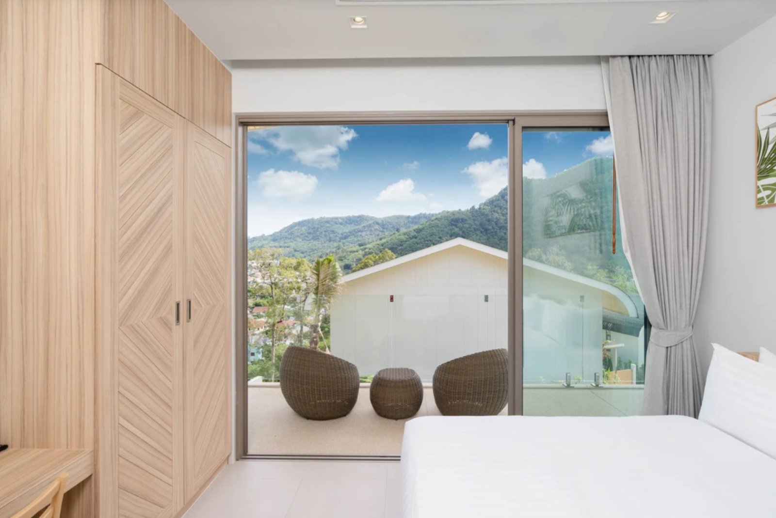 3 Bedroom Resale Himmapana Villa Available in Kamala - Photo 3