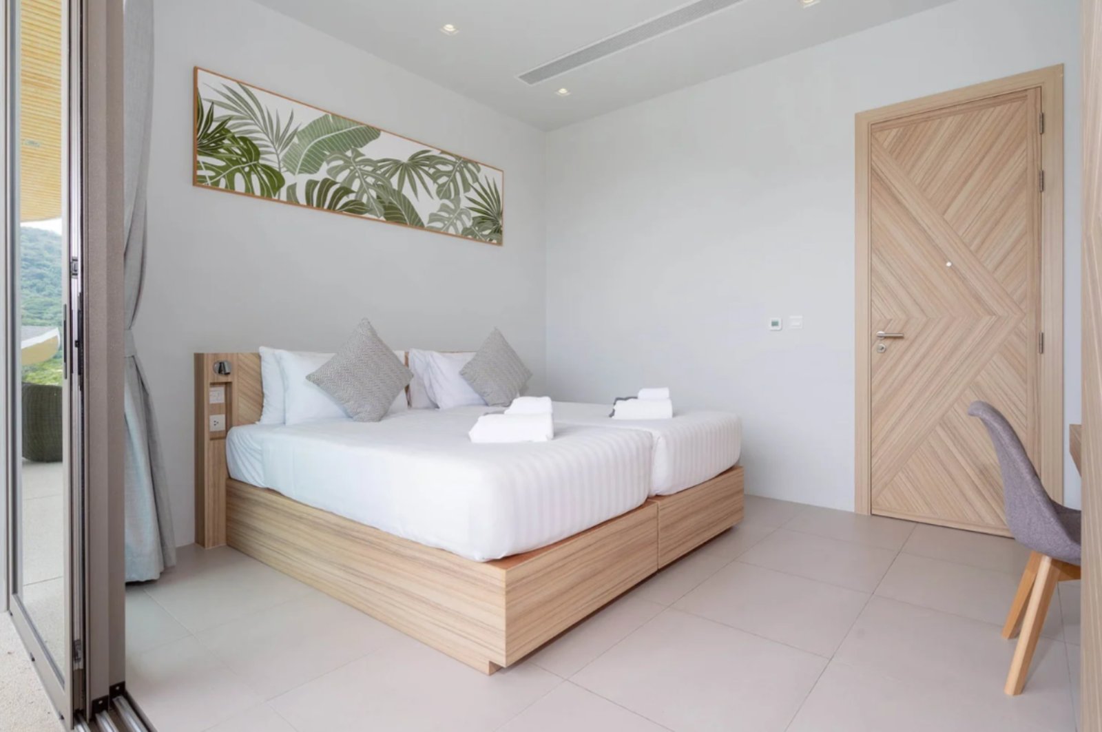3 Bedroom Resale Himmapana Villa Available in Kamala - Photo 5