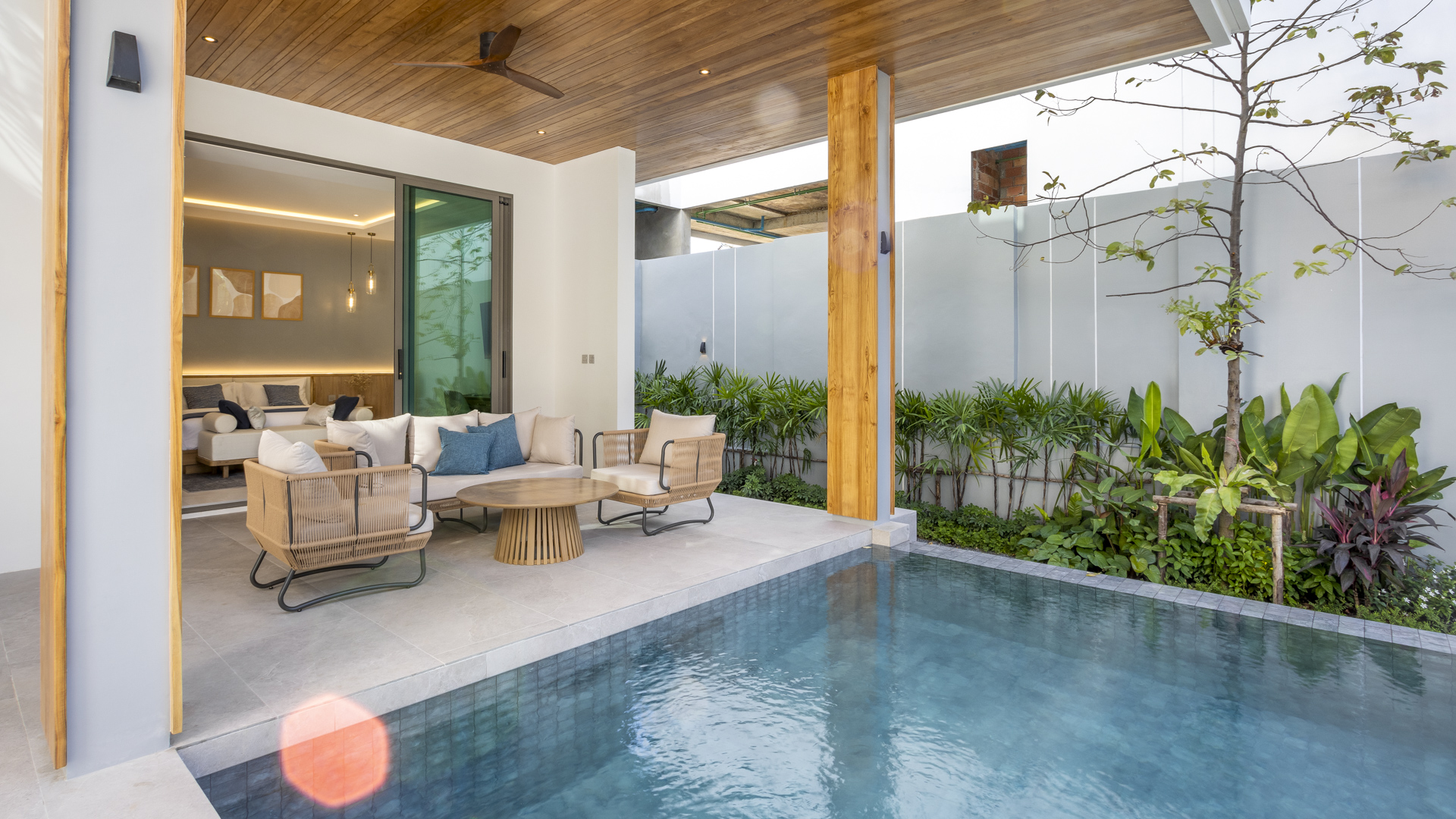 The Teak - Two-storey Layouts and Contemporary Tropical Architecture - Photo 2