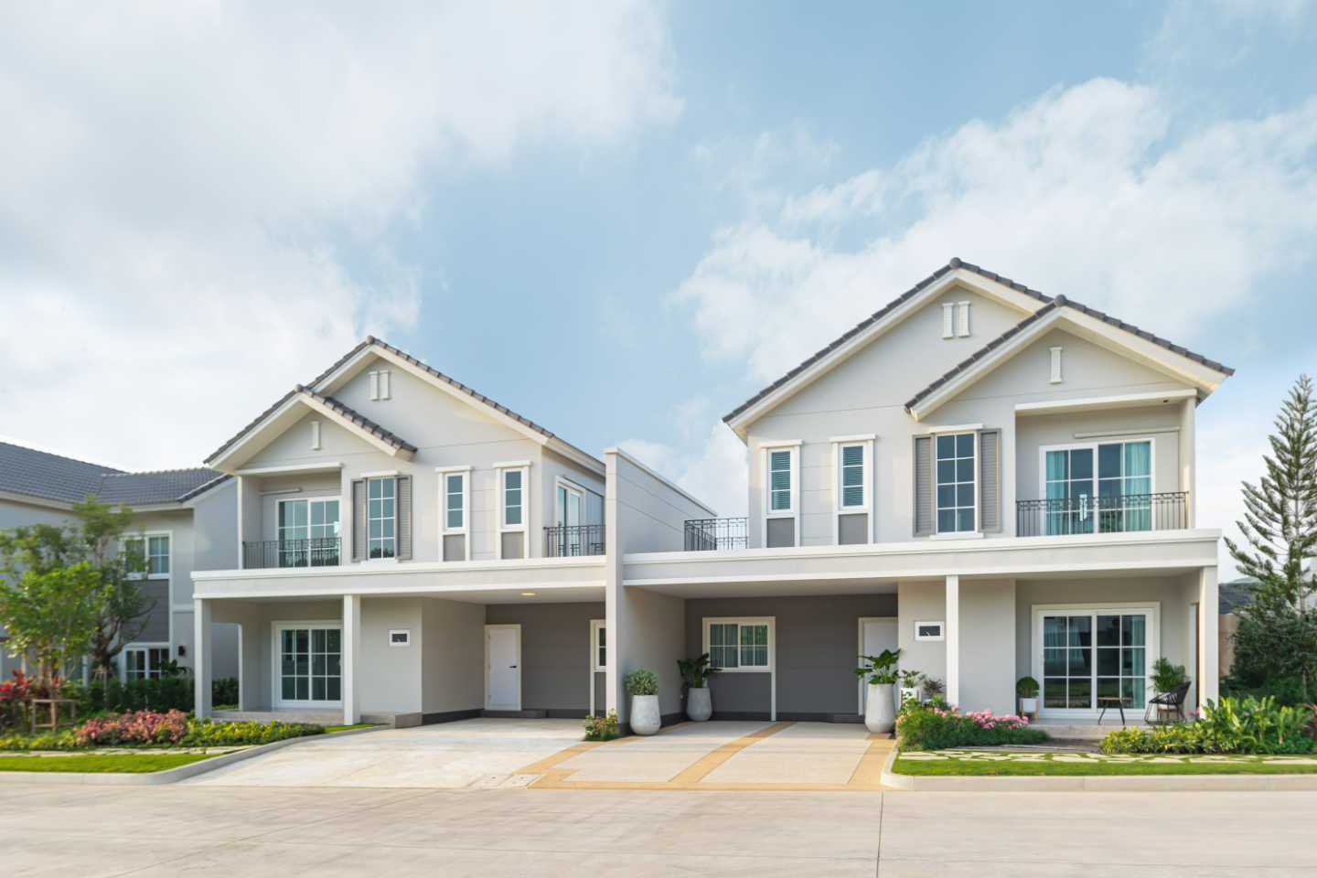 Anasiri Paklok - European Cottage-inspired architecture with practical layouts - Photo 3
