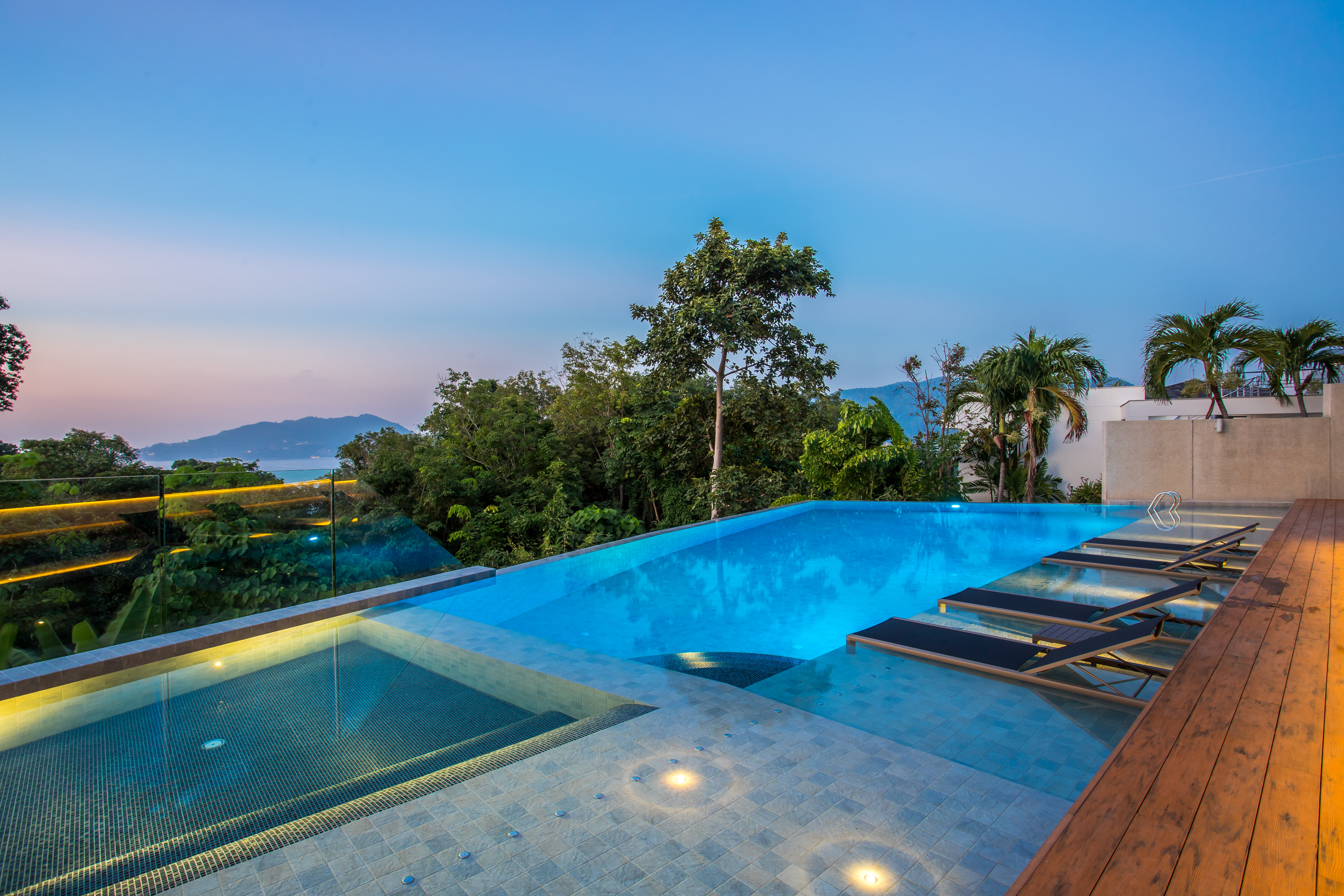 Bluepoint Luxury Condominium - Positioned on the Hillside at the Southern end of Patong