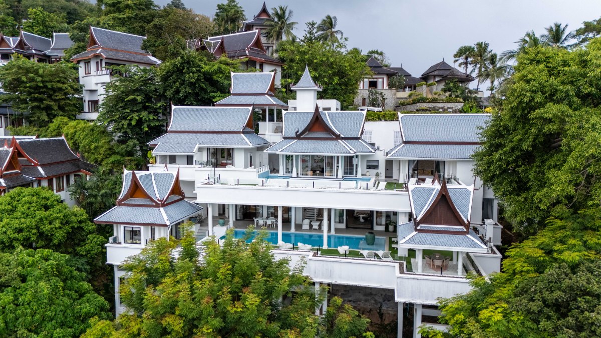 Interior view of 5 Bedroom Sea View Pool Villa for Sale at Baan Thai Surin Hill