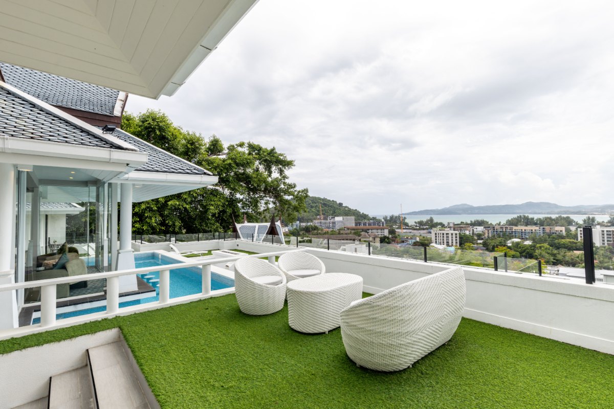 Interior view of 5 Bedroom Sea View Pool Villa for Sale at Baan Thai Surin Hill