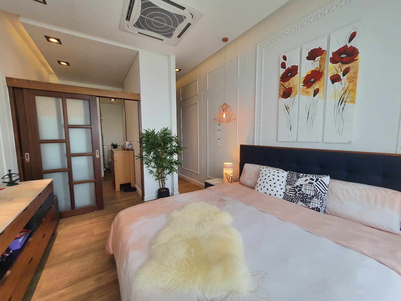 Interior view of 2 Bedroom Sea View Apartment for Sale at Saturdays Condo, Rawai - B4268-9