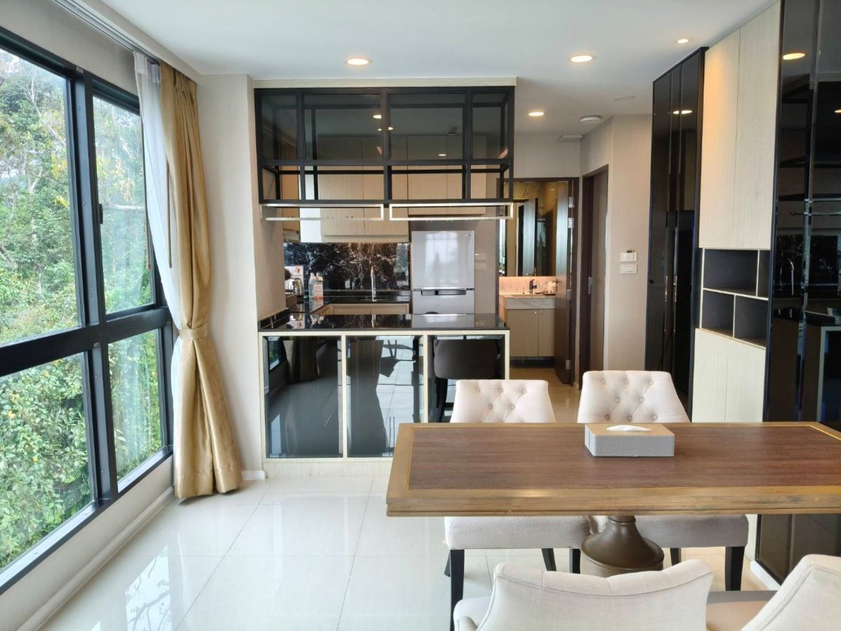 Interior view of Foreign Freehold 2-Bedroom Sea View Condo for Sale in Panora Mida Grande Surin