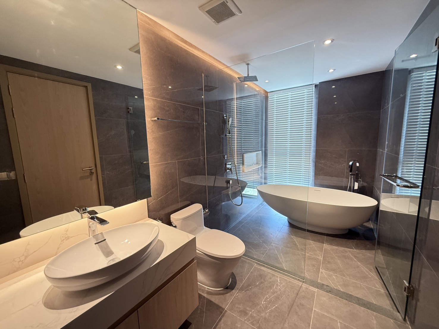 Interior view of 2-Bedroom Lake View Luxury Condo for Sale in THE AQUA by Boat Pattana, Bangtao