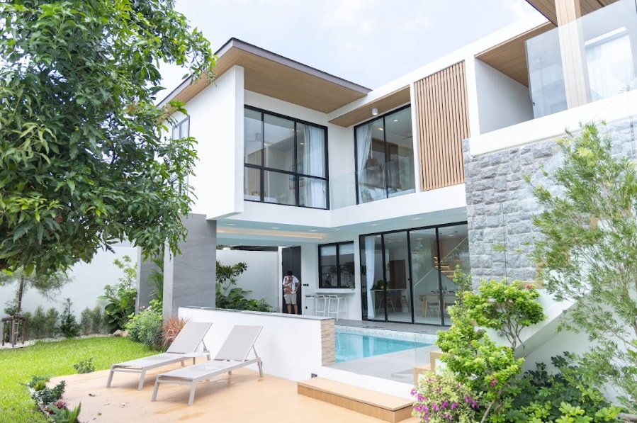 Interior view of Larger 3-Bedroom Villa in Dareeya Villas on Bangtao Beach Road - 200 meters from Beach