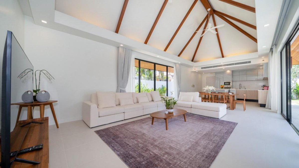 Interior view of 4 Bedroom Resale Pool Villa for Sale at Anchan Villas, Layan