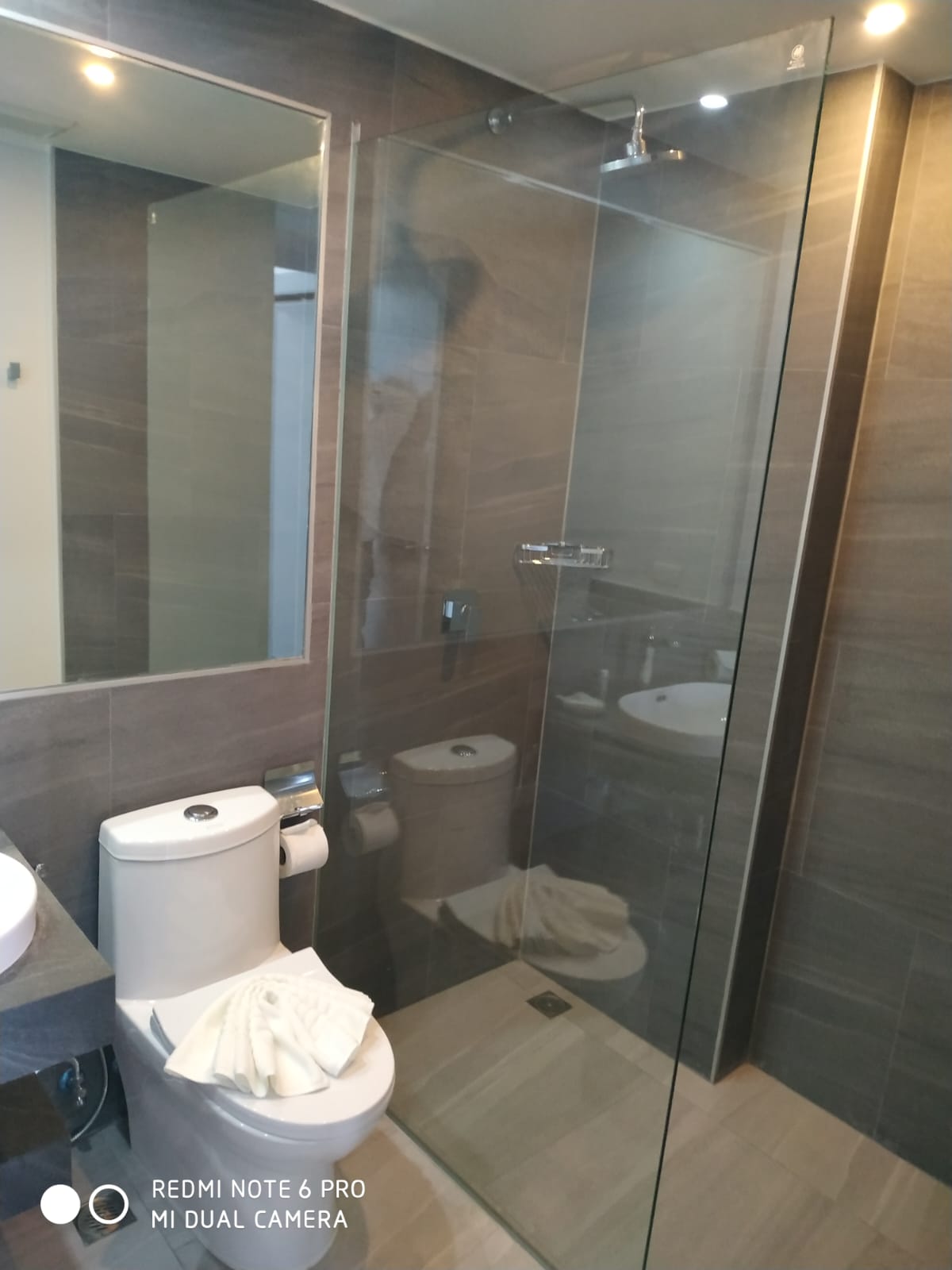 Interior view of Fully Furnished 2-Bedroom Foreign Freehold Condo for Sale in Noon Village Tower 2, Chalong