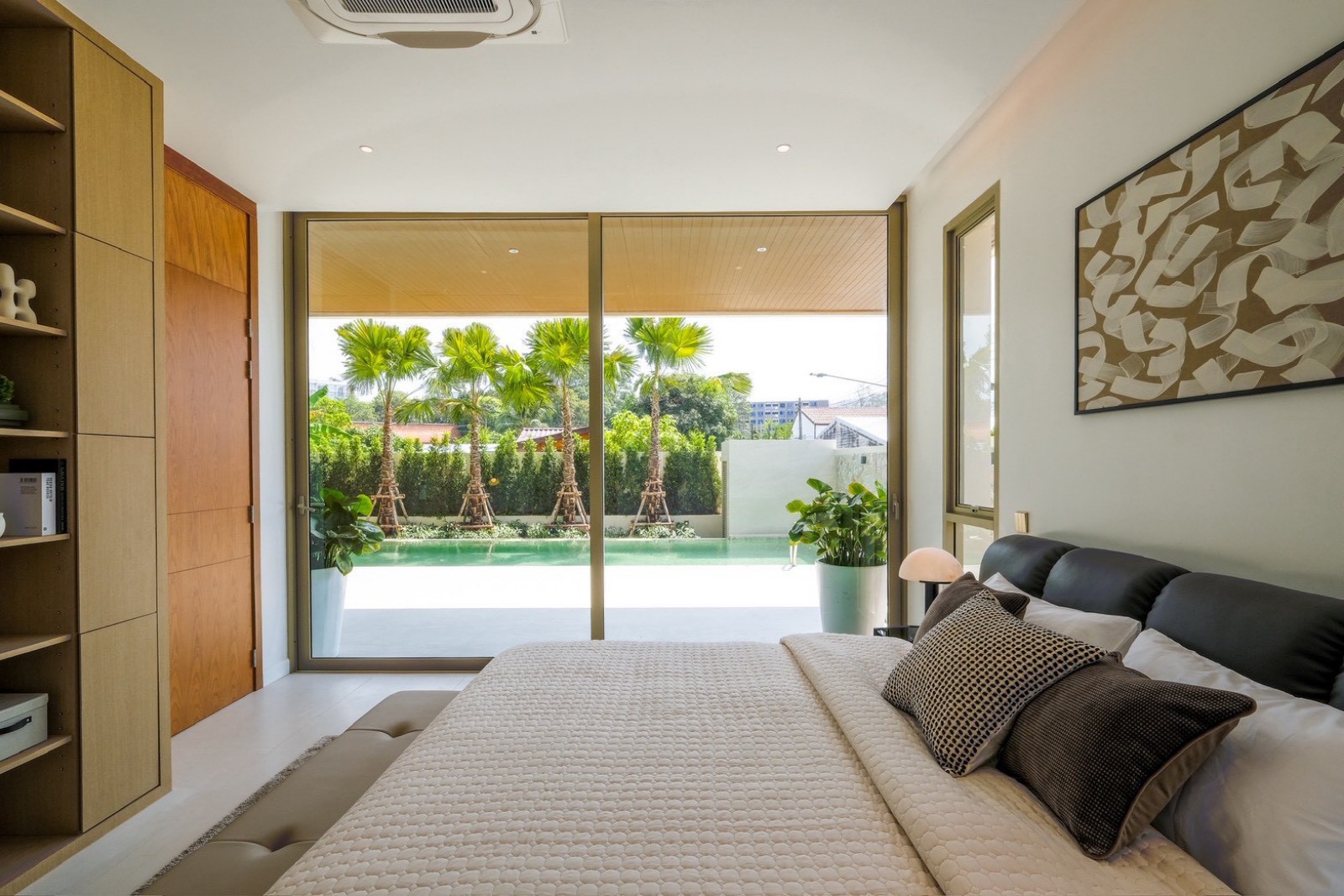 Exterior view of Luxurious 5 Bed Salila Sol Pool Villa - Walking Distance to Boat Avenue - Type B