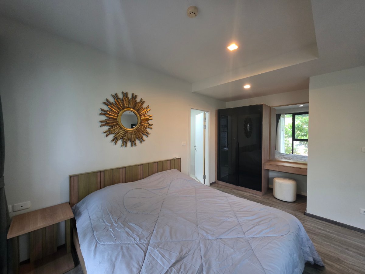 Interior view of 1 Bedroom Foreign Freehold Resale Condo at Deck Patong
