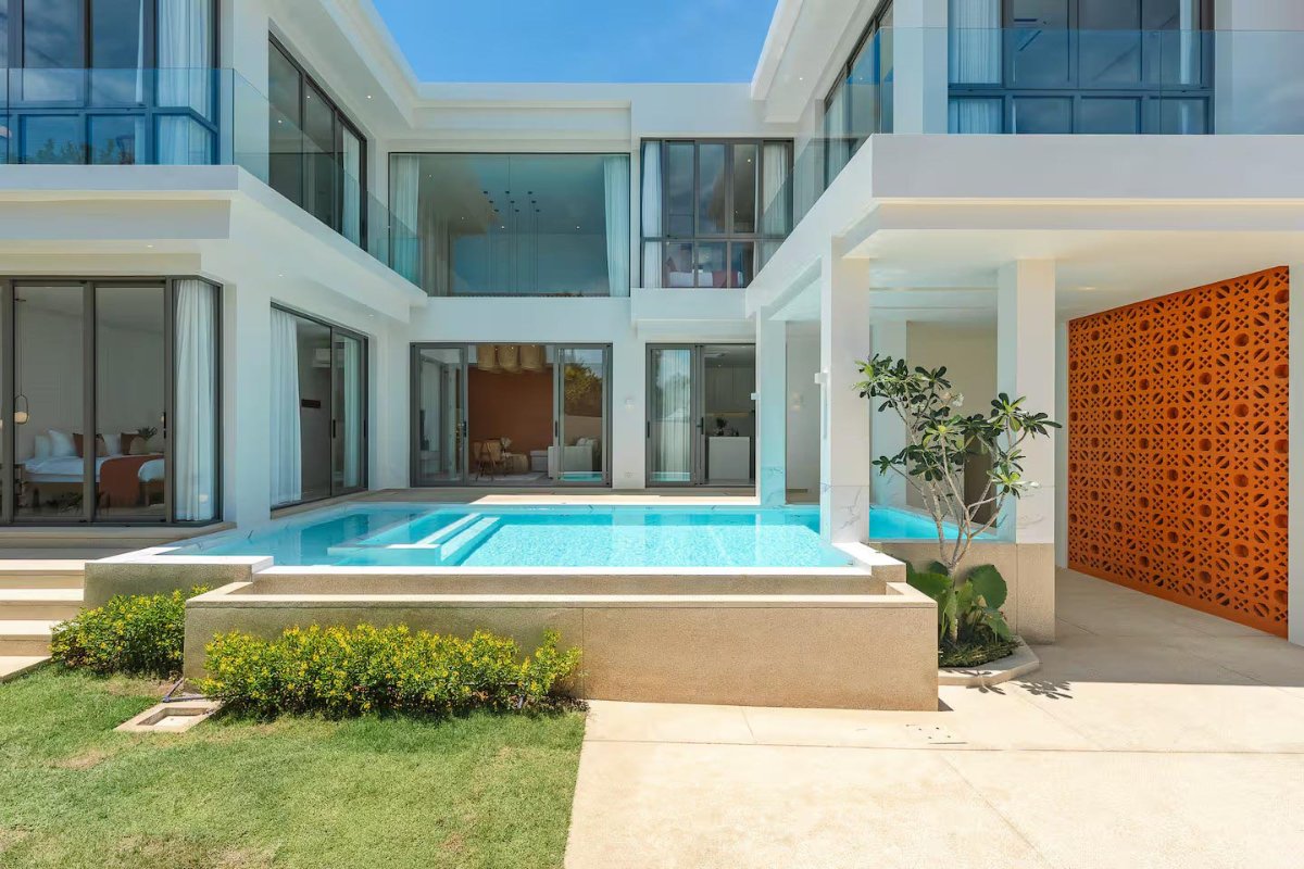 Interior view of 4 Bedroom Resale Pool Villa for Sale at Alisa Villas, Pasak
