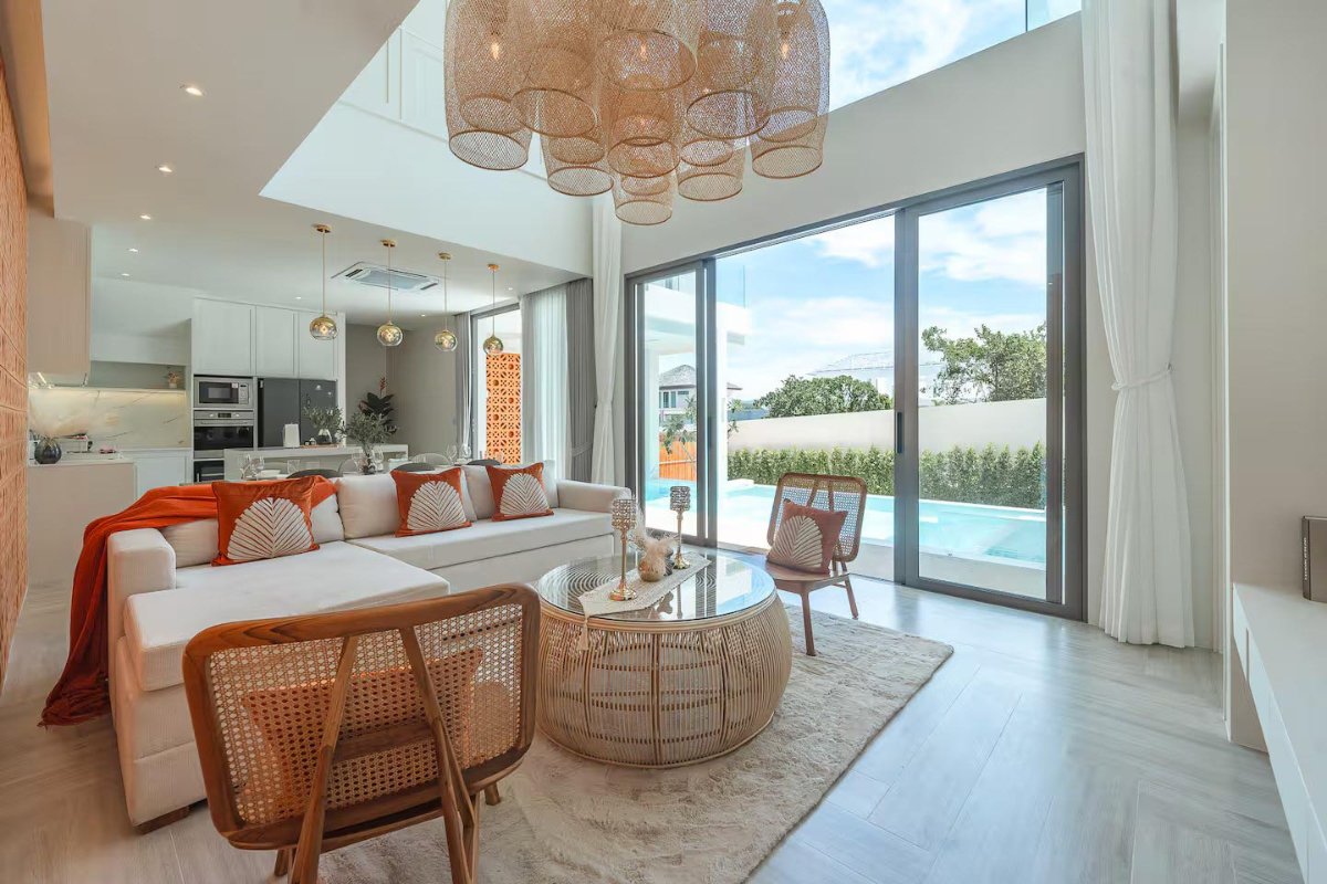 Interior view of 4 Bedroom Resale Pool Villa for Sale at Alisa Villas, Pasak