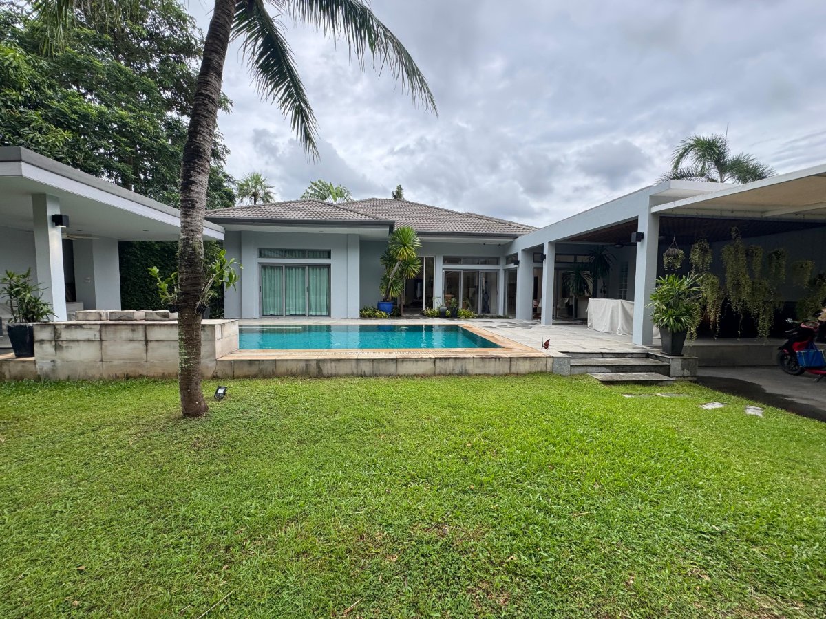 Interior view of Spacious 4-Bedroom Standalone Pool Villa in Kok Tanod, Cherngtalay