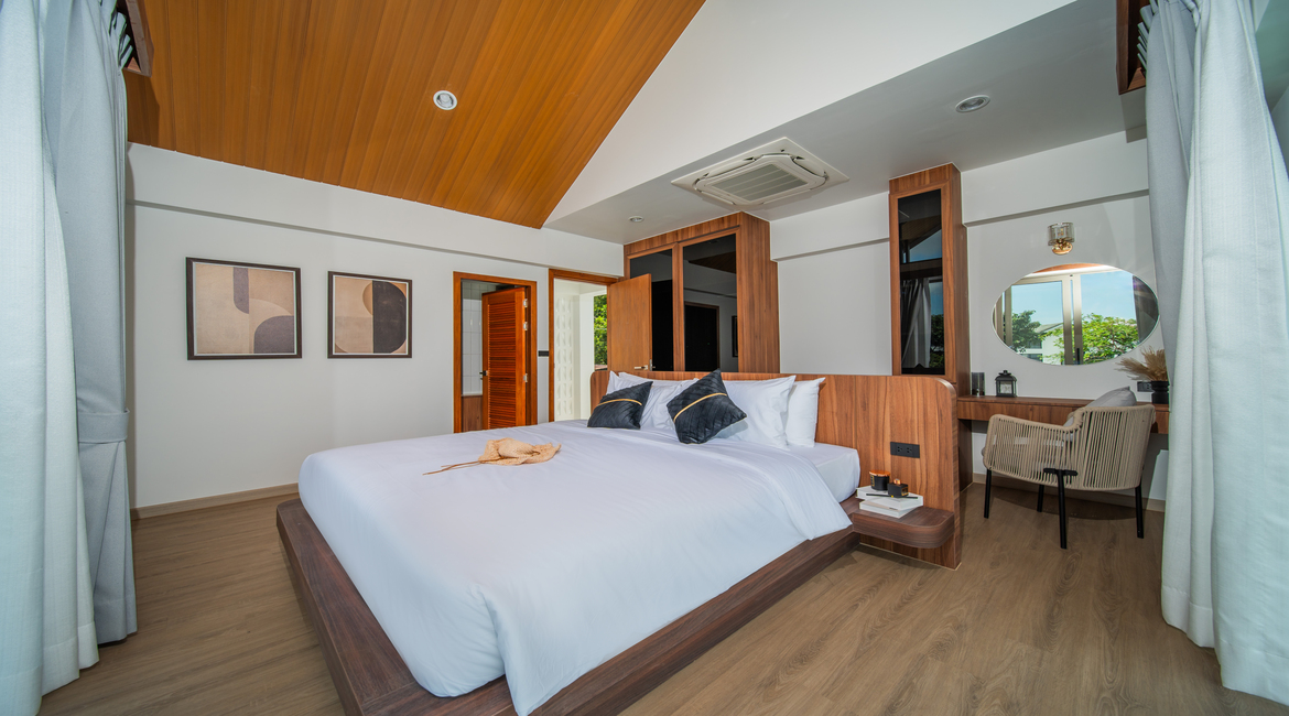Interior view of Luxury 6 Bedroom Private Pool Villa in Bangtao/Cherngtalay - Alisa Grand Villa