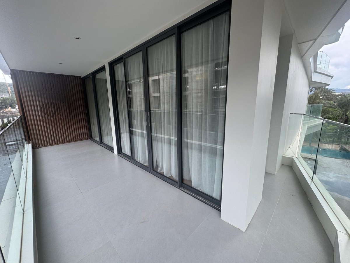 Interior view of 1-Bedroom Foreign Freehold Condo in Sunshine Kora on the Layan Beachroad